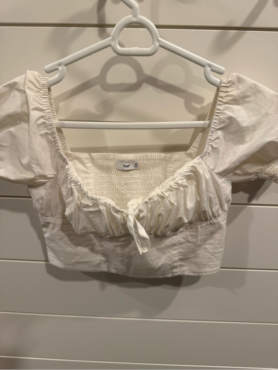 TNA Tops - TNA White Puff Sleeve Smocked Crop Top